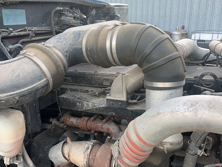 2003-peterbilt-379-image-42