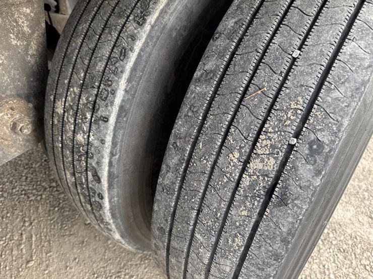 2019-utility-53'-image-28