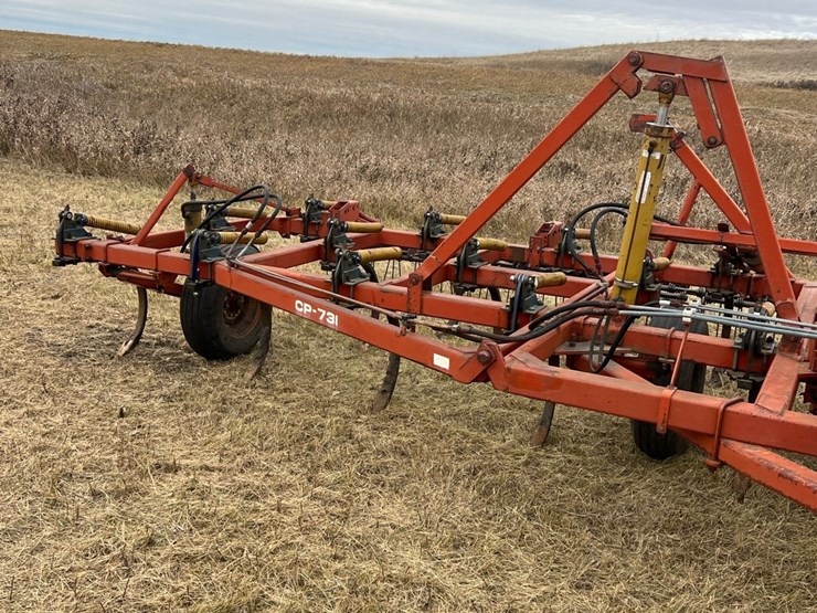 lot-49.-1981-33’-morris-magnum-model-cp-731-chisel-plow-w/3-bar-harrows,-well-maintained-unit,-super-clean-and-straight,-check-photos-image-55