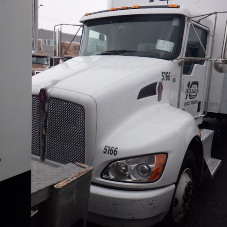 2022 KENWORTH T270