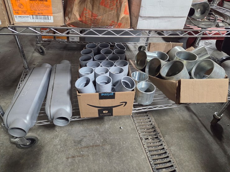 #5413-•-wire-rack-w/-misc.-couplers-and-electrical-hardware-image-6