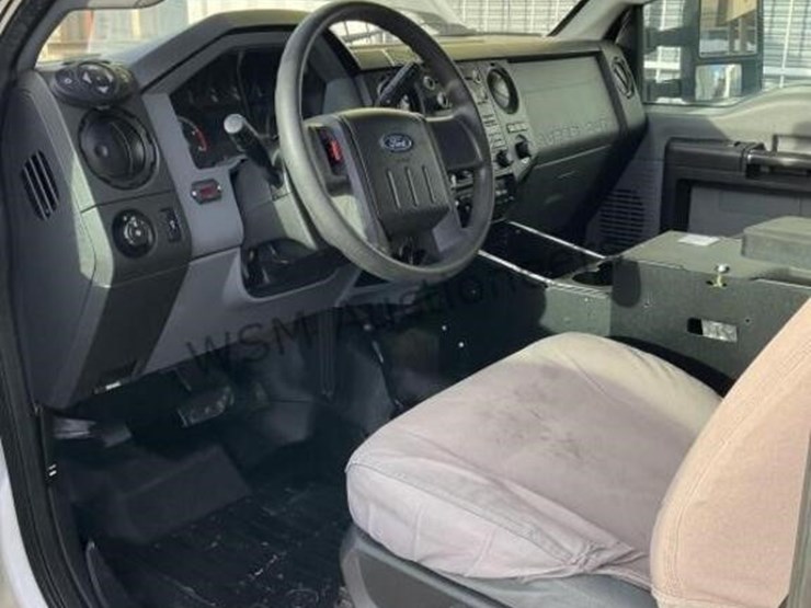 2016-ford-f550-image-25