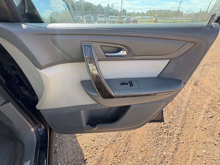 2016-gmc-acadia-slt-image-23