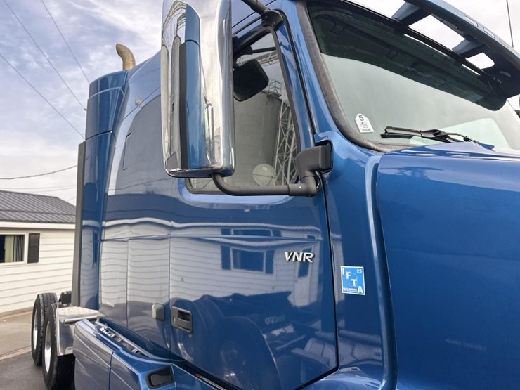 2020-volvo-10-image-20