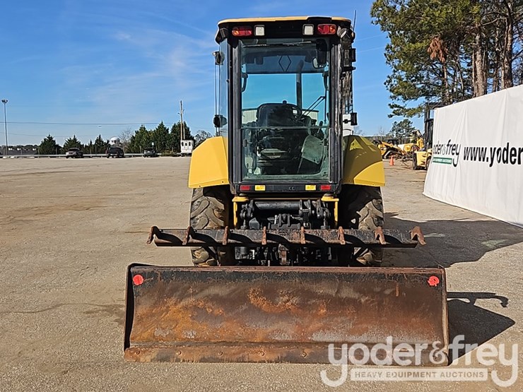 2017-caterpillar-415f2-il-image-4