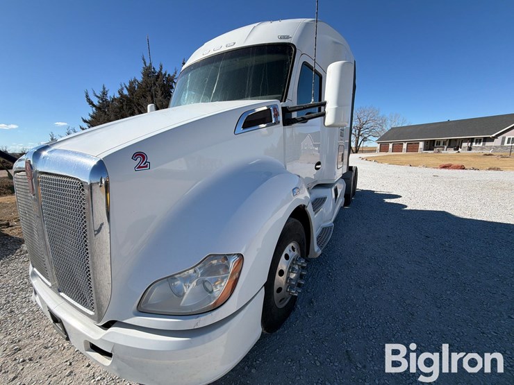 2018-kenworth-t680-image-9