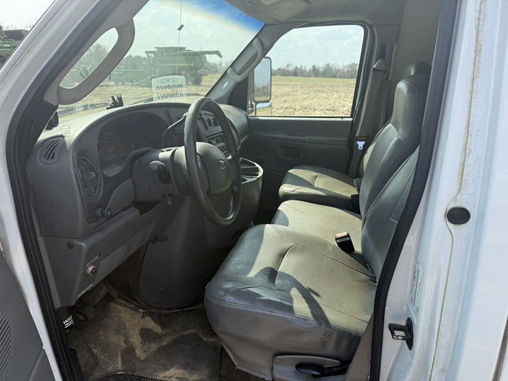 2006-ford-e450-image-10