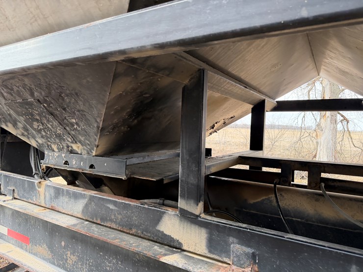 #40962-•-2013-magnolia-/-adams-t/a-fertilizer-tender-trailer-image-32