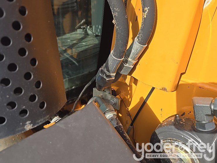 2022-case-590sn-image-23