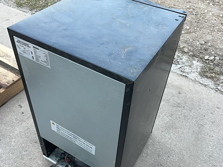 fridge-for-dorm-room,-dryer-shack,-shop,-etc.,-works-good-image-17