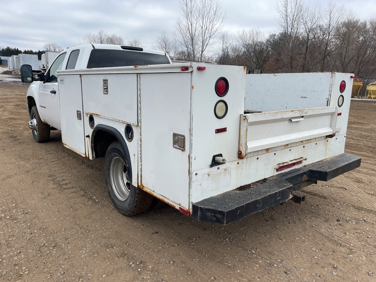 2008-gmc-3500-image-1