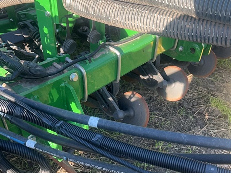 2018-john-deere-1910-image-148