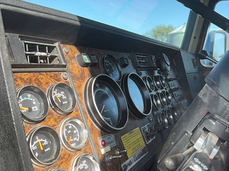 1990-kenworth-t600-image-164