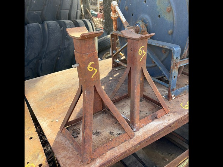 #67-•-pair-of-heavy-duty-jack-stands-image-2