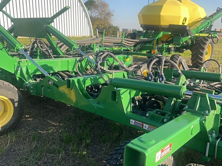 2018-john-deere-1910-image-87