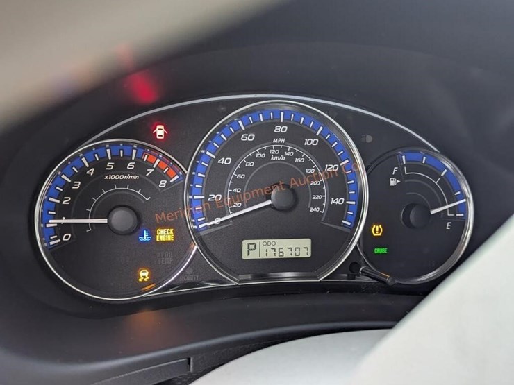 2013-subaru-forester-image-26