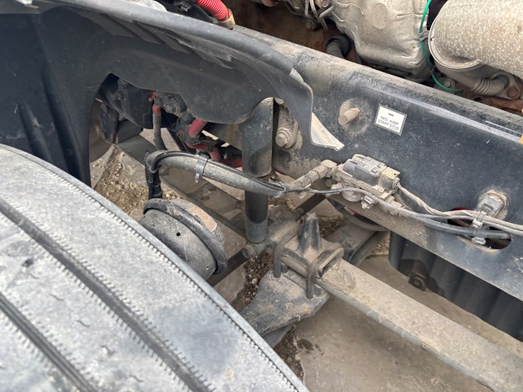 2018-freightliner-cascadia-126-image-63