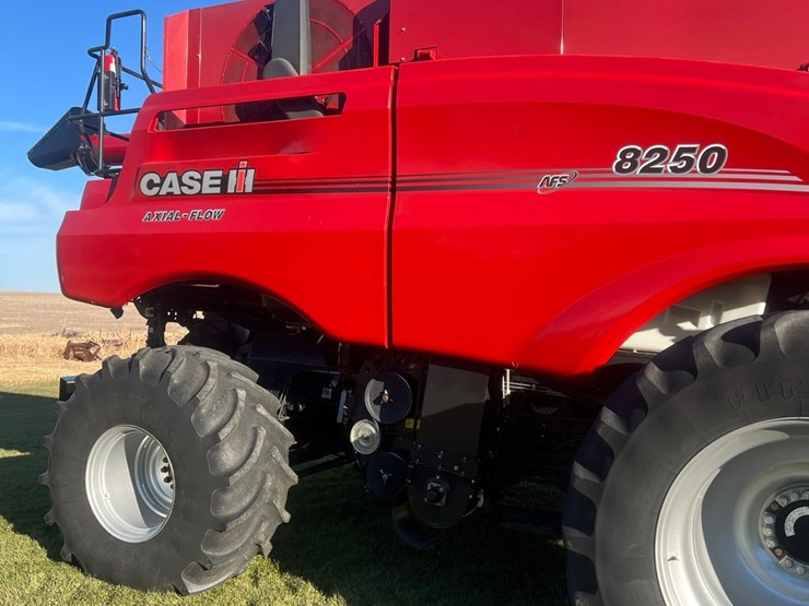 2023-case-ih-8250-image-19