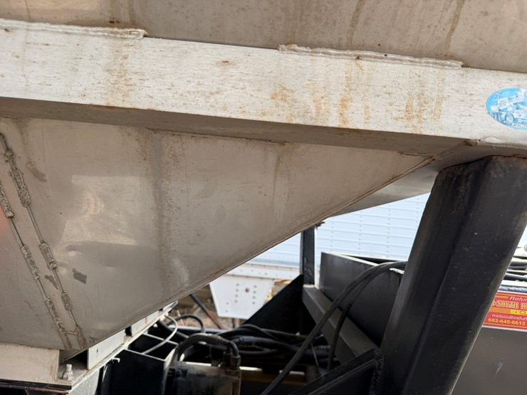 #40961-•-2011-magnolia-/-adams-t/a-fertilizer-tender-trailer-image-53