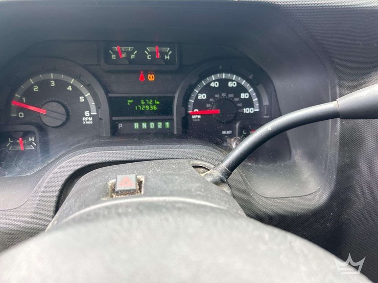 2014-ford-cargo-image-12