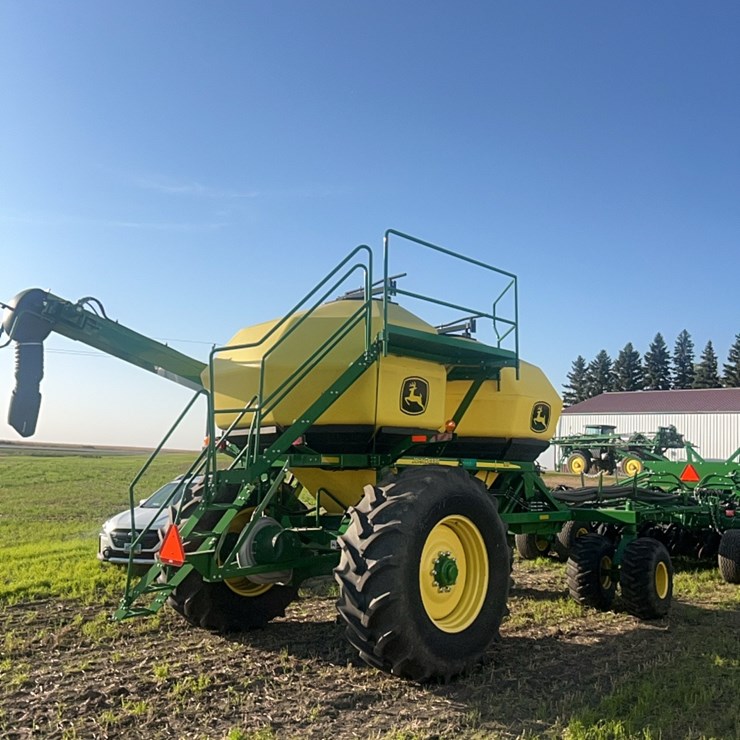 2018 JOHN DEERE 1910