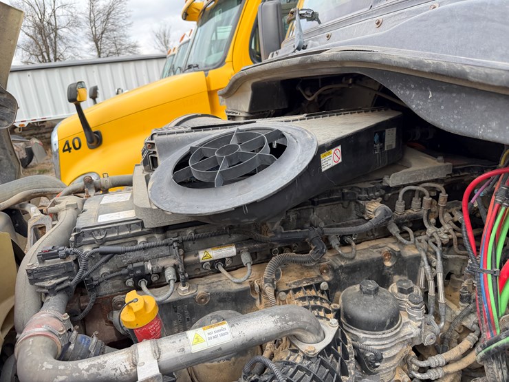 #40955-•-2016-freightliner-cascadia-t/a-daycab-truck-tractor-3akjged54gshn2294-image-43