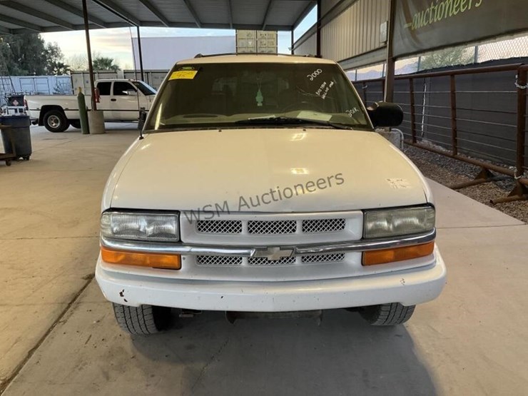 2000-chevrolet-blazer-image-3