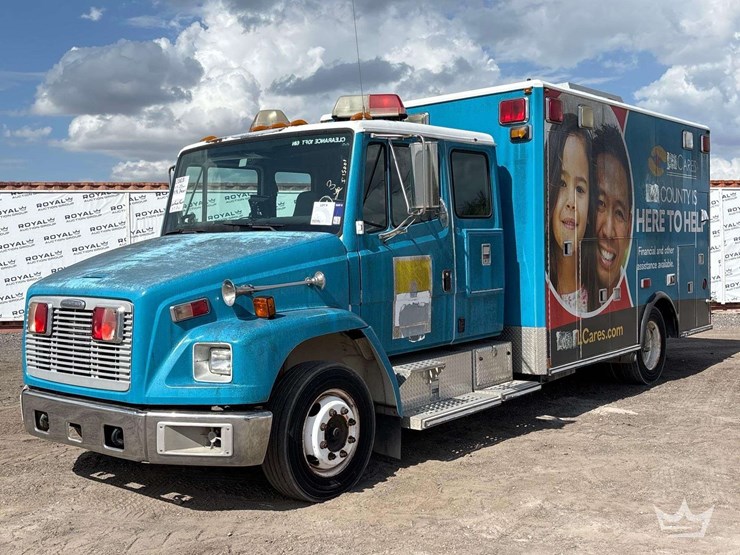 2003-freightliner-fl60-image-1