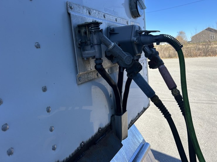 2014-utility-53'-image-41