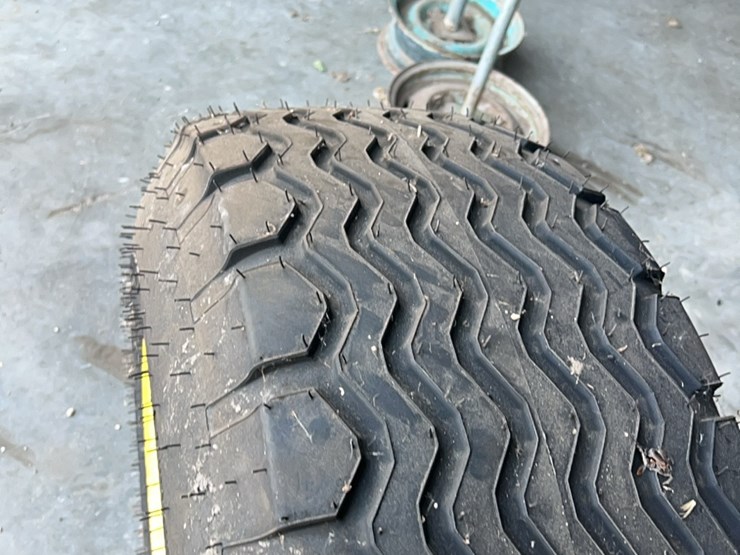 brand-new-john-deere-air-seeder-tire-and-rim,-size-is-140/55/r18-￼-image-24