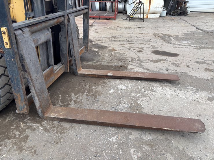 #2302-•-hyster-275-forklift-image-53