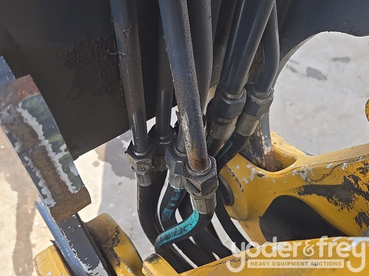 2010-deere-310sj-image-50