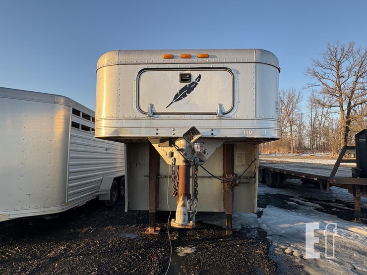 2001-featherlite-32-ft-image-2