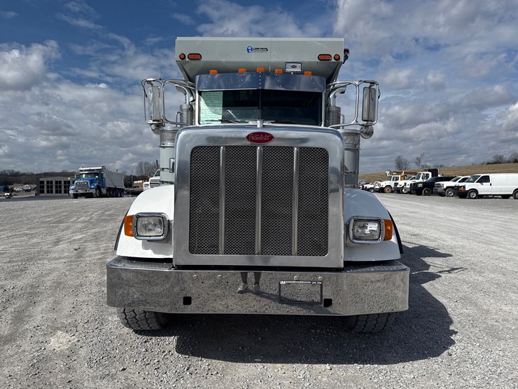 2008-peterbilt-367-image-5