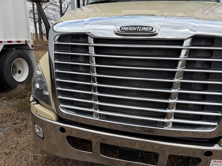 #40952-•-2016-freightliner-t/a-daycab-truck-tractor-3akjged50gshn2261-image-36