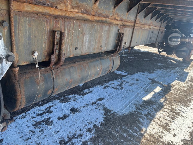 #2294-•-2013-freightliner-m2-flatbed-truck-image-52