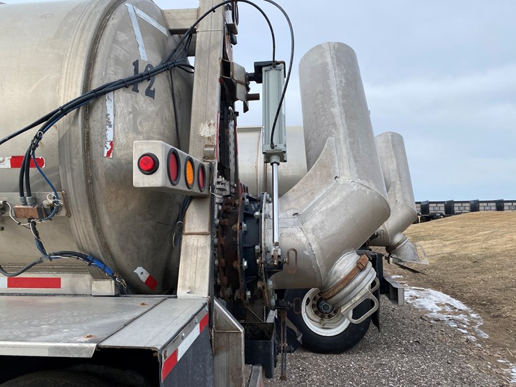 #504-•-2012-northern-8,500-gallon-semi-manure-tanker-(has-wi-title)-(waupun,-wi)-image-31