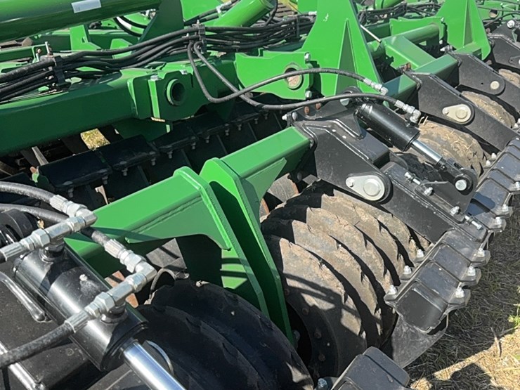 2023-john-deere-h-image-75