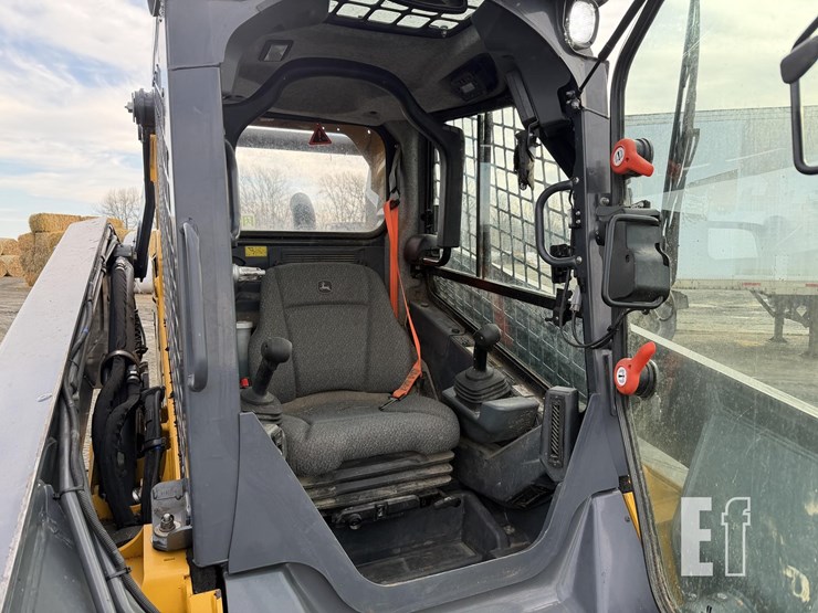 2024-deere-330g-image-12