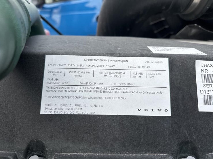 #2224-•-2025-volvo-vnl-sleeper-cab-semi-truck-tractor-image-29