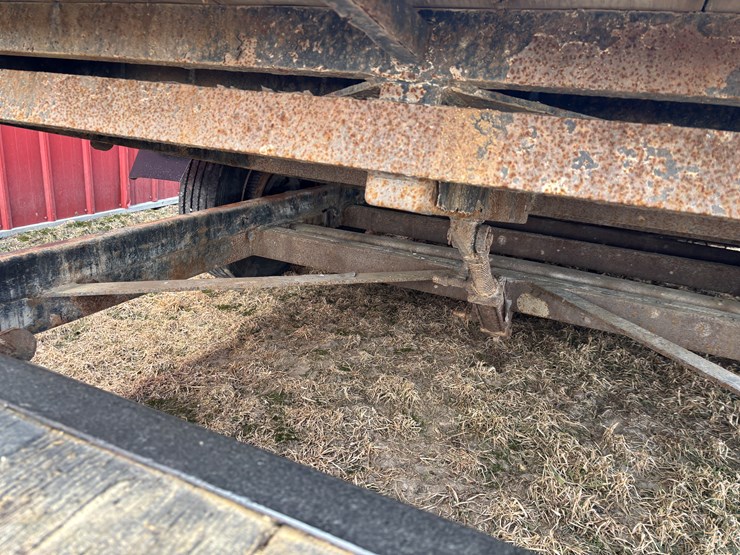 #2276-•-2013-b-&-b-20'-tandem-axle-tilt-bed-trailer-image-39