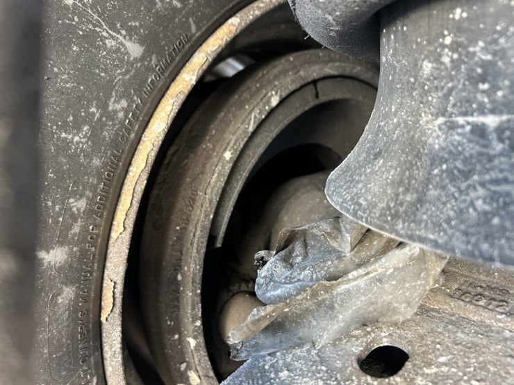 2014-utility-53'-image-34