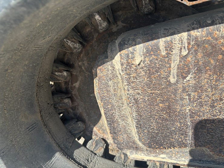 2007-bobcat-t300-image-57