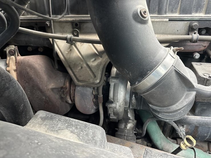 2003-volvo-10-image-32