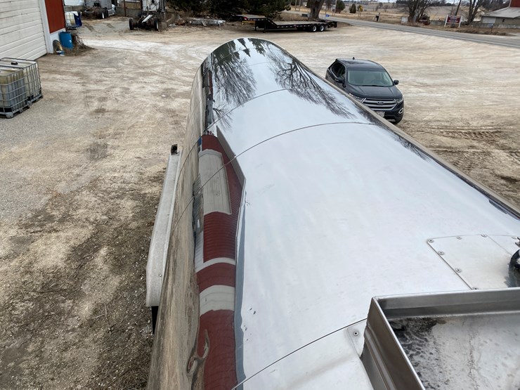 #540-•-2003-st+e-fab-insulated-6,200-gallon-tanker-trailer-(wi-title-in-delay)-(watertown,-wi)-image-35