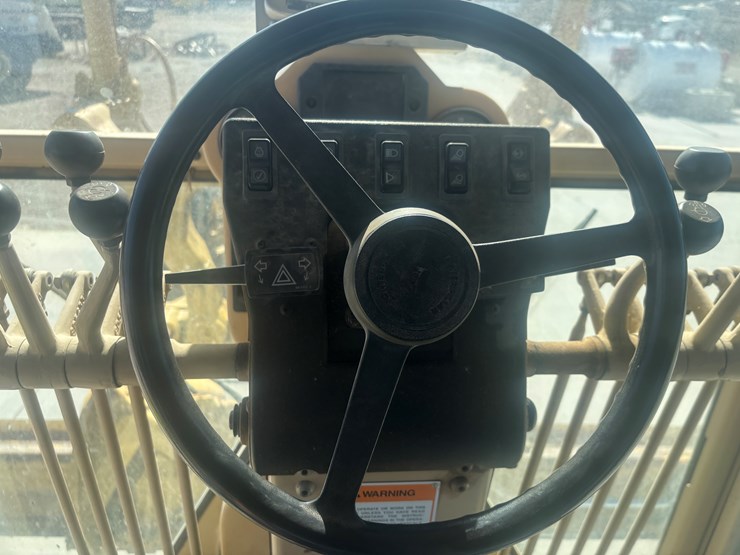 caterpillar-140h-vhp-image-32