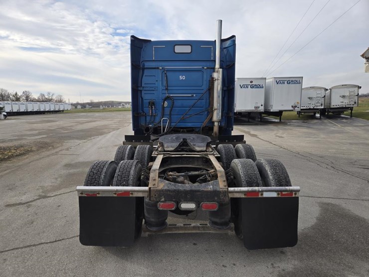 2001-volvo-10-image-4