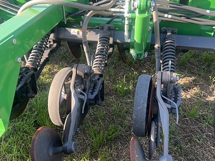 2018-john-deere-1910-image-119