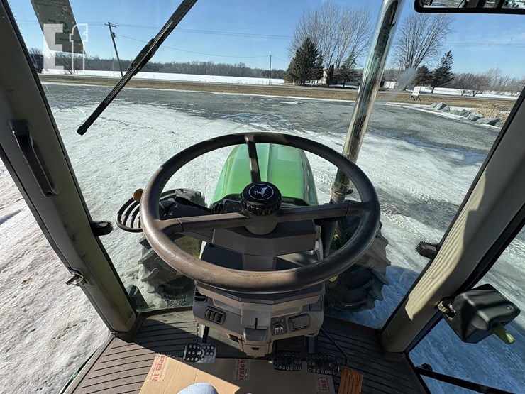 2011-john-deere-7130-image-23