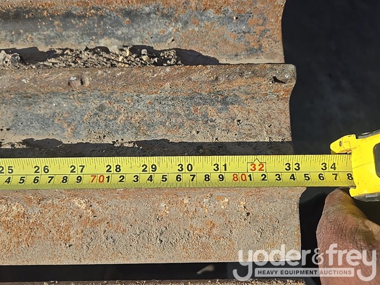 2016-caterpillar-335fl-image-31